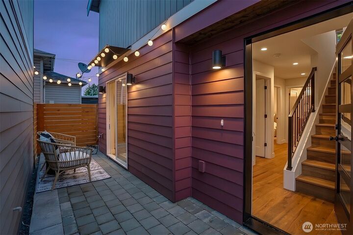 Property Photo: 2412 Queen Anne Avenue N WA 98119
