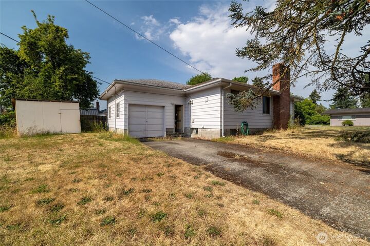 Property Photo:  201  Harrison Avenue  WA 98531 
