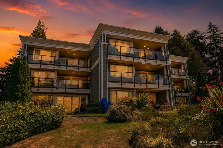 Property Photo: 6620 Lake Washington Boulevard NE 303 WA 98033