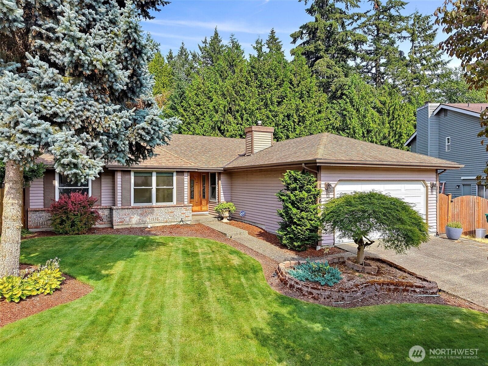 Property Photo:  11860 SE 321st Place  WA 98092 