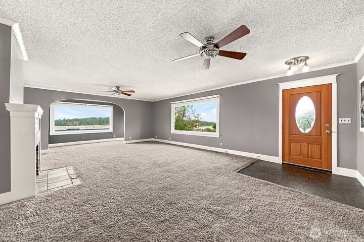 Property Photo:  400  Cedar Avenue S  WA 98057 