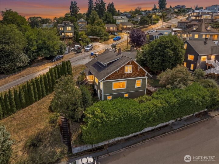 Property Photo:  400  Cedar Avenue S  WA 98057 