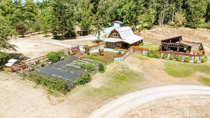 Property Photo: 550 Wanamaker WA 98239