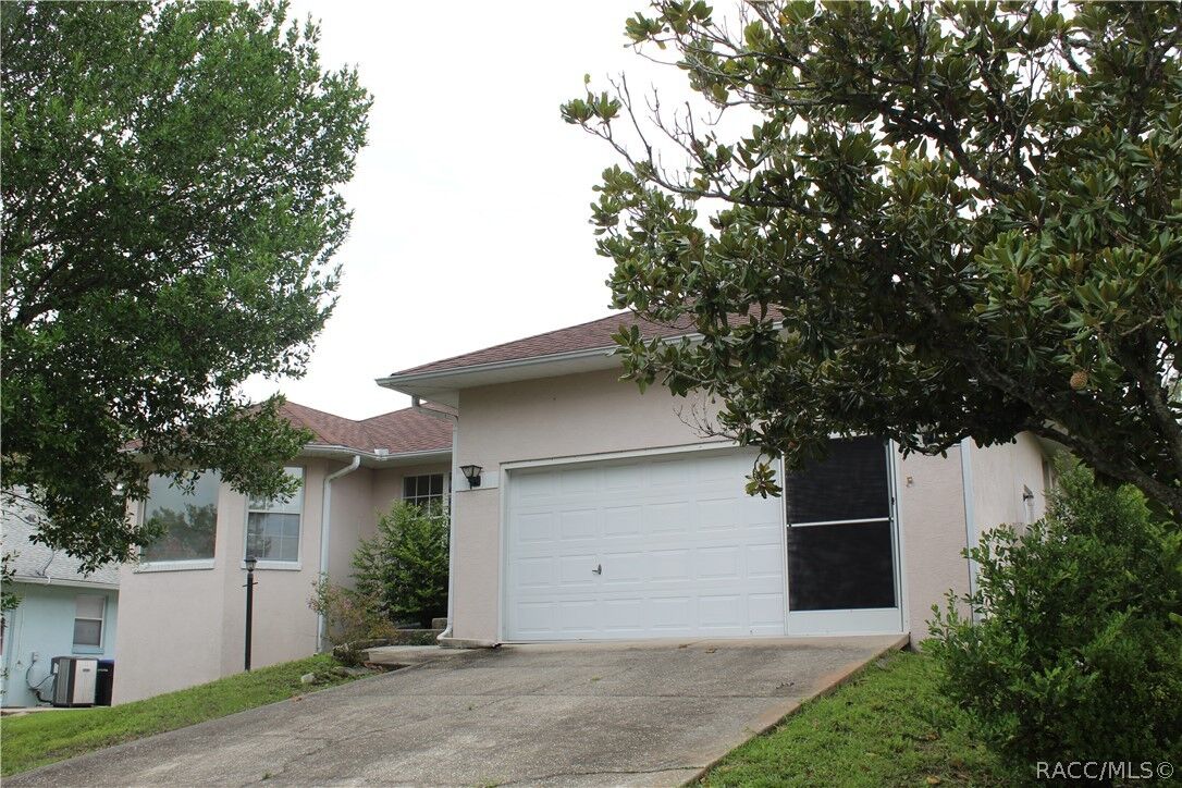 Property Photo: 742 W Sunset Set Strip Drive FL 34465