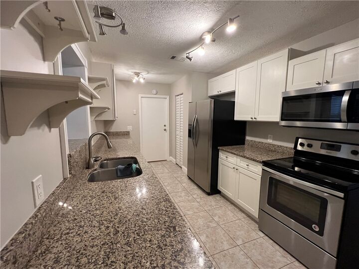 Property Photo: 1018 Landsdowne Drive FL 32958