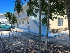 Property Photo: 4652 Poinciana Street 1 FL 33308