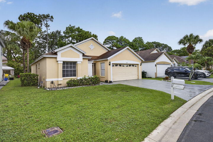 Property Photo: 120 Paddock Lane FL 33413