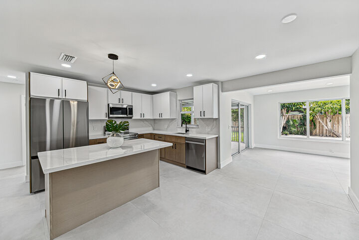 Property Photo:  350 NE 42nd Street  FL 33334 