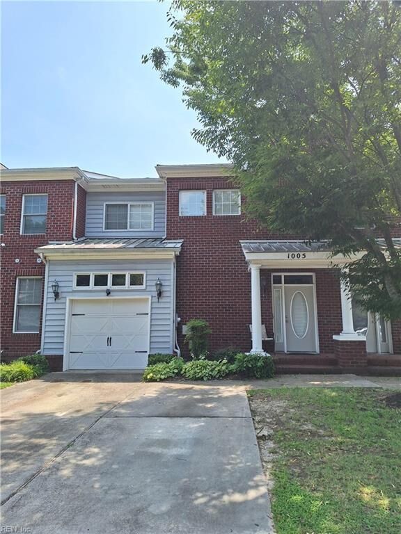 Property Photo: 1005 Christiana Cir VA 23703
