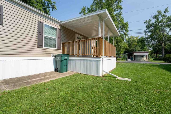 Property Photo:  31 Court Road  IN 47374 