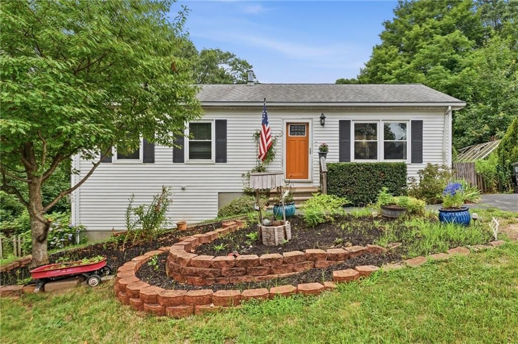 Property Photo:  37 Crestwood Drive  RI 02893 