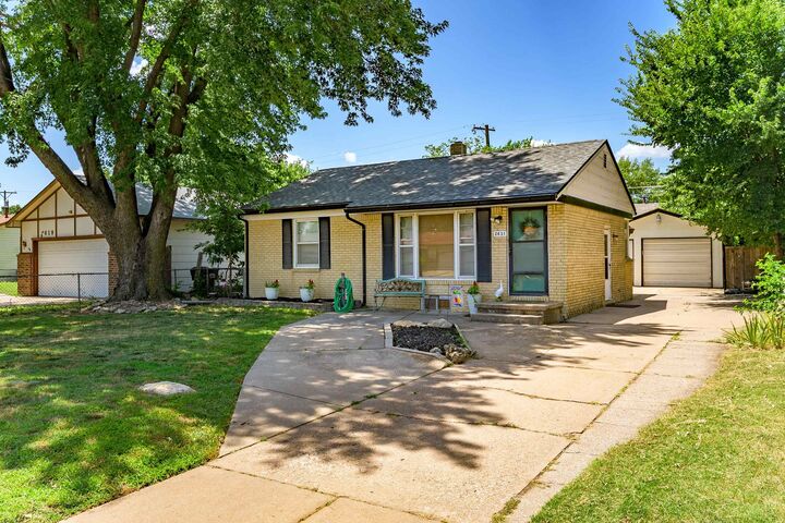 Property Photo:  2631 N Hood Ave  KS 67204-5036 