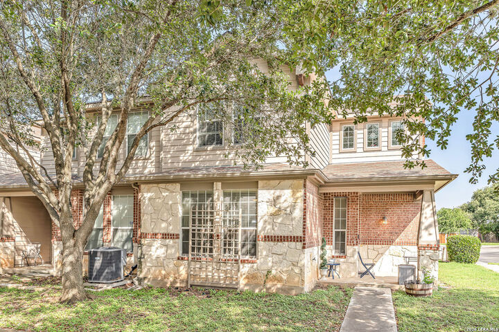 Property Photo: 2502 Grayson Cir TX 78232