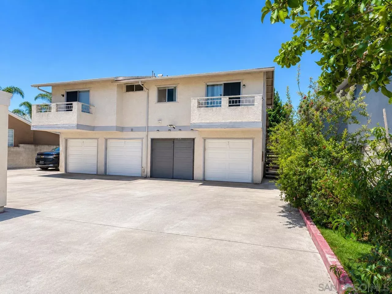 Property Photo: 360 Claydelle Ave CA 92020
