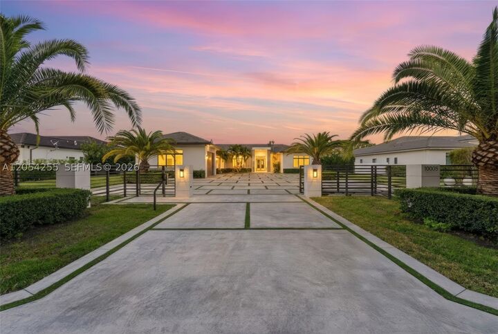 Property Photo:  10005 SW 66th St  FL 33173 