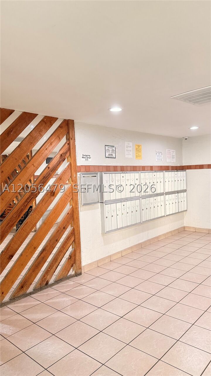 Property Photo: 470 NW 20th St 1100 FL 33431
