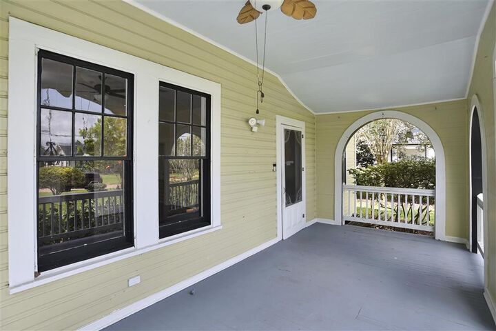 Property Photo:  1104 7th Street  LA 70601 