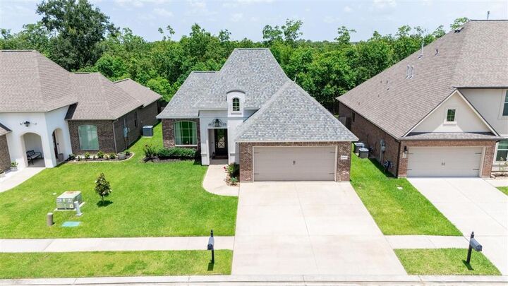 Property Photo: 3263 Fairwood Lane LA 70607