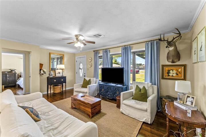 Property Photo: 2108 Ellis Drive LA 70669