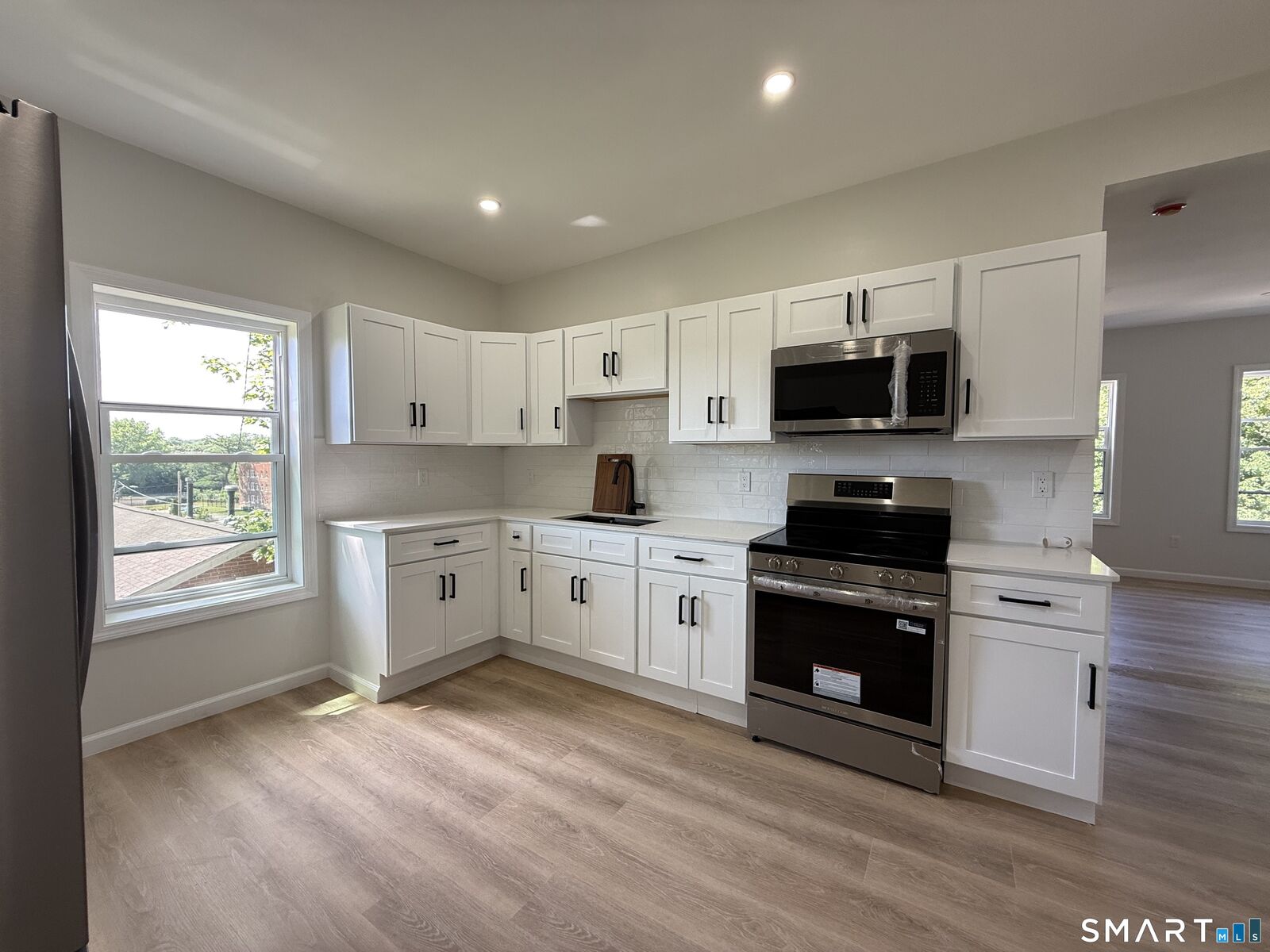 Property Photo:  5 Winter Street 3  CT 06120 