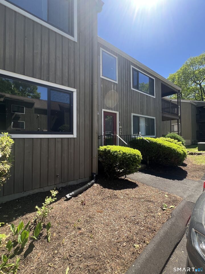 Property Photo: 3004 Madison Avenue B CT 06606