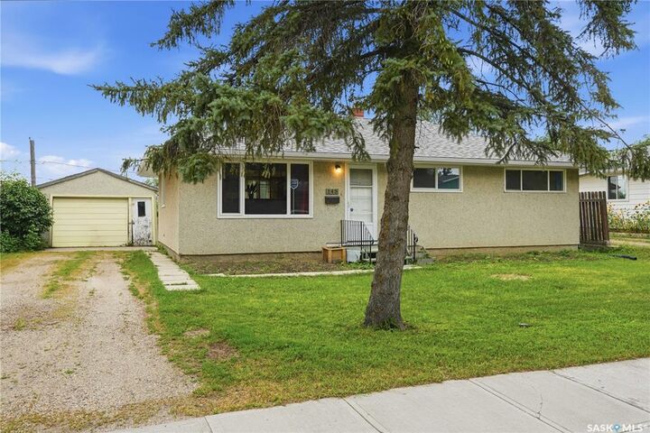 Property Photo: 145 Ellison Crescent SK S4R 4V6