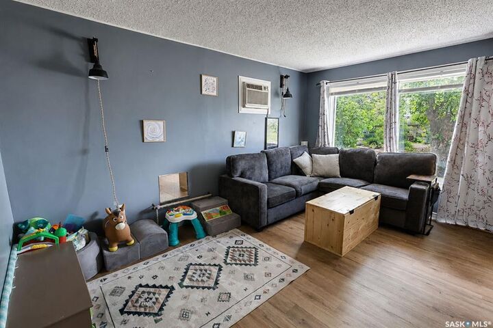 Property Photo: 748 5th Street E SK S6V 0M5