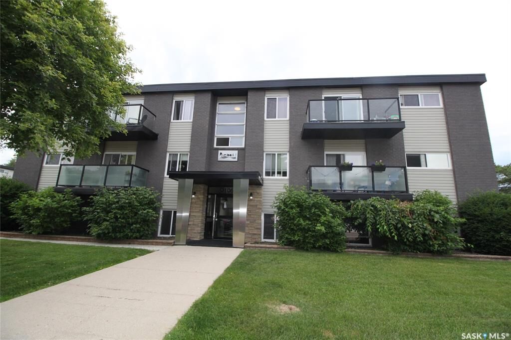 Property Photo: 2106 Ste Cecilia Avenue 2 SK S7M 0P2