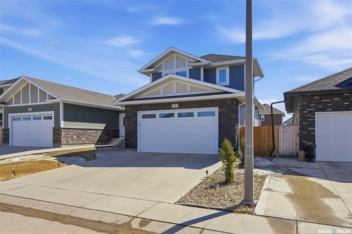 Property Photo: 351 Kolynchuk Manor SK S7T 0W3