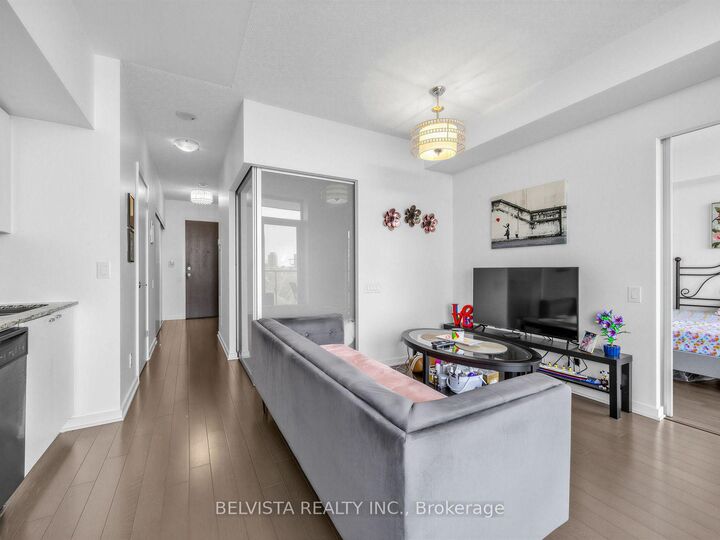 Property Photo: 105 The Queensway Avenue 805 ON M6S 5B5