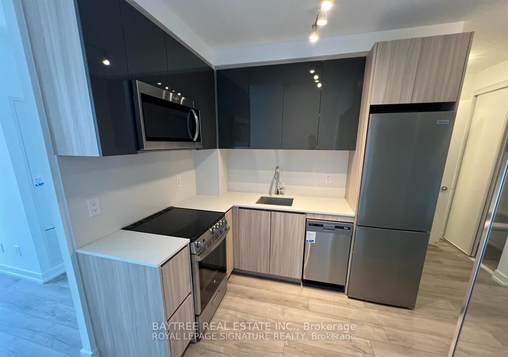 Property Photo: 3100 Keele Street 1107 ON M3M 0E1