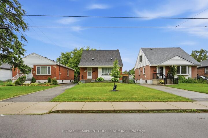Property Photo: 160 East 36th Street ON L8V 3Z4