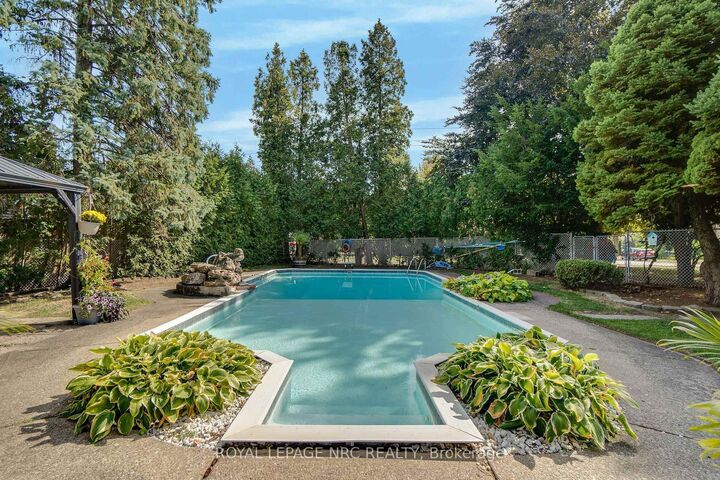 Photo de la propriété:  6511 Riall Street  ON L2J 1Z4 