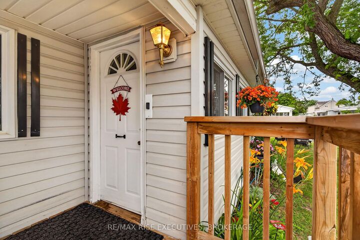 Property Photo: 18 Wentworth Drive ON K7K 5C9