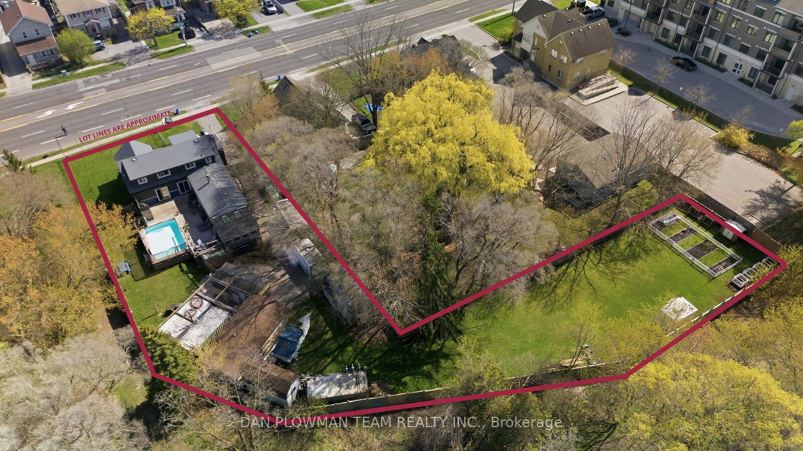 Property Photo: 678 King Street W ON L1J 2L3