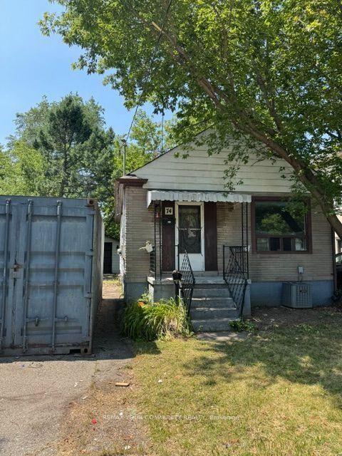 74 Sixteenth Street — photo 1
