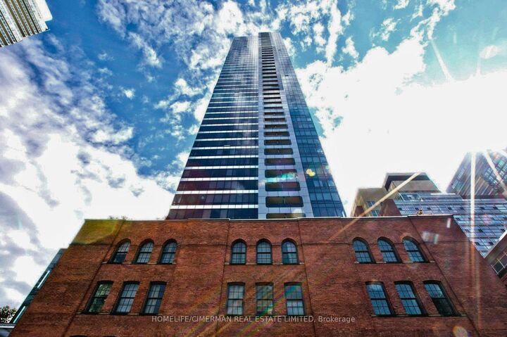 Property Photo:  5 St Joseph Street 3404  ON M4Y 1J6 