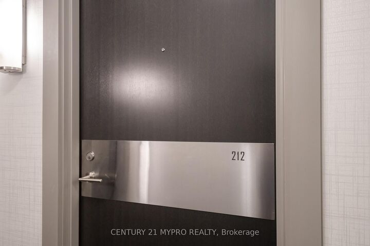 Photo de la propriété:  18 Graydon Hall Drive 212  ON M3A 0A4 