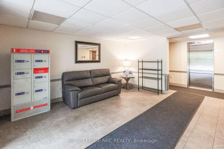 Property Photo: 264 Grantham Avenue N 208 ON L2P 3H1