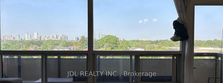 Property Photo: 505 Cummer Ave Avenue #707 Unit A ON M2K 2L8