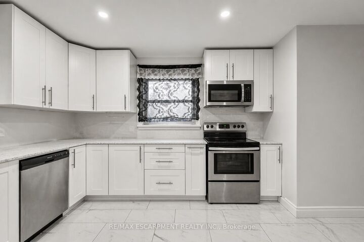 Property Photo: 557 Lake Street ON L2N 4J1