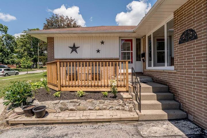 Property Photo: 23 Downsview Drive ON L4M 4P7