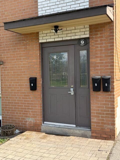 Property Photo: 9 Ellen Street ON L5M 1R8