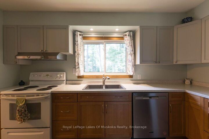Property Photo: 950 Muskoka #3 Road N ON P1H 1E2