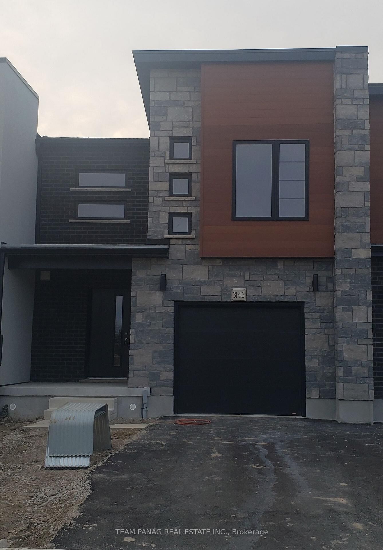 Property Photo: 3146 Turner Crescent ON N6M 0B4