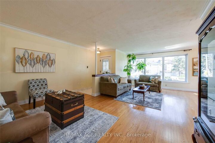 Property Photo:  3715 St Clair Avenue E Main  ON M1M 1T5 