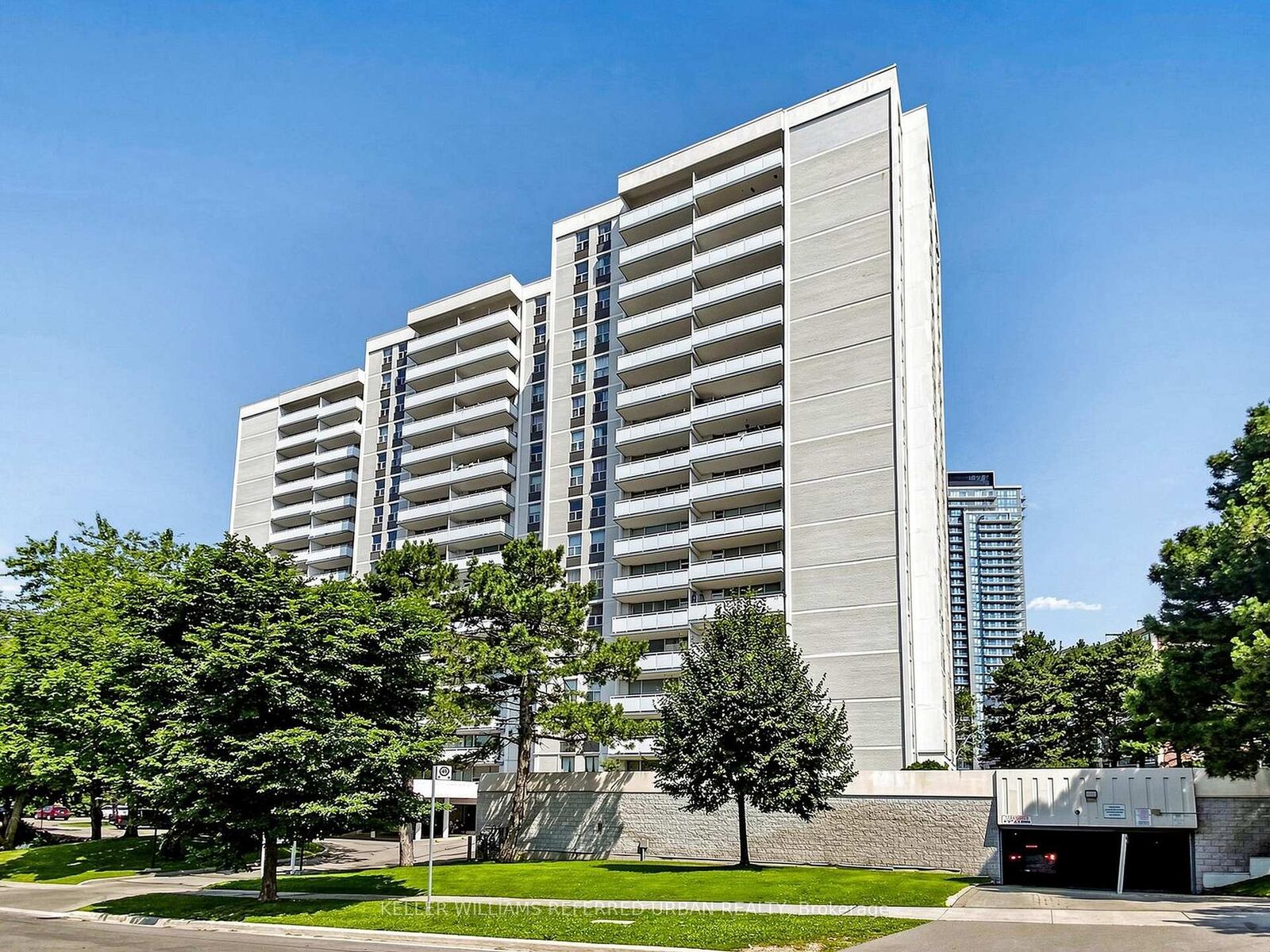 Property Photo: 10 Parkway Forest Drive 1111 ON M2J 1L3