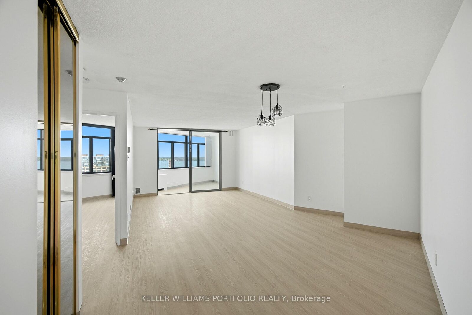 Property Photo: 250 Queens Quay W 1608 ON M5J 2N2