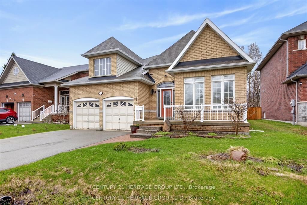 Property Photo: 136 Riveredge Drive ON L4P 2P3
