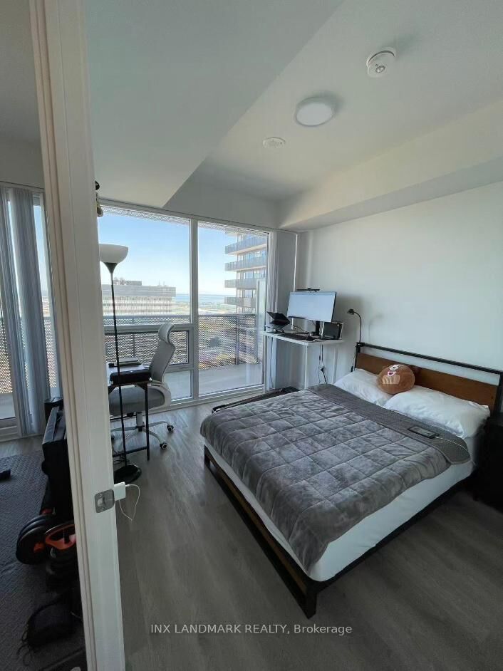 Property Photo: 55 Cooper Street 5607 ON M5E 0G1